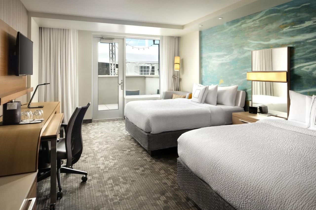 Courtyard By Marriott Erie Bayfront Hotel Exterior photo