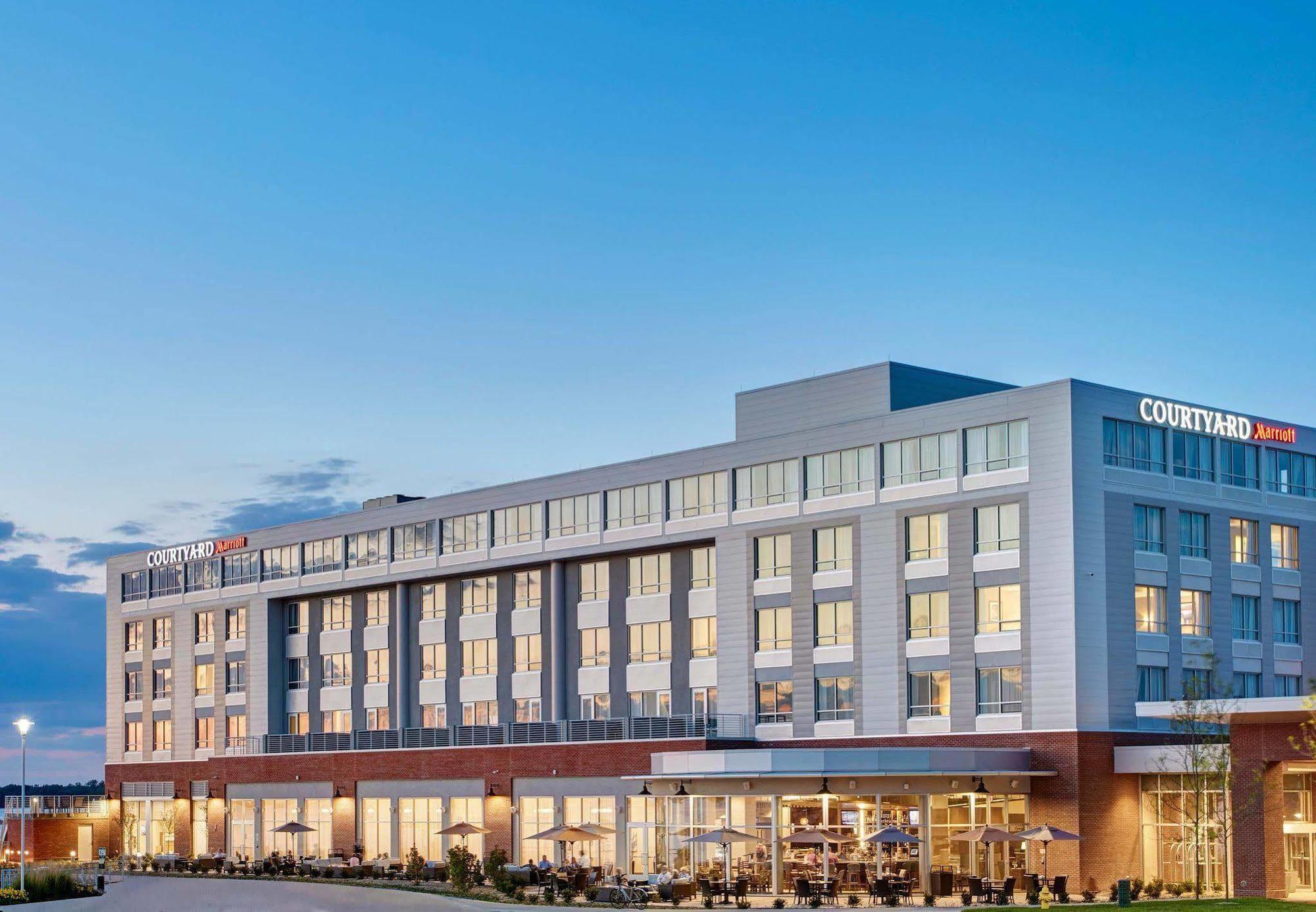 Courtyard By Marriott Erie Bayfront Hotel Exterior photo
